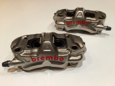 Etriers de freins G/D Radial Brembo Racing CNC Monobloc P4-30/34 WSBK